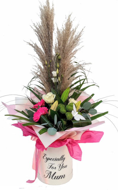 Pampas Hand-tied - Hand-tied bouquet including pampas and mixed flowers, message on box can be changed